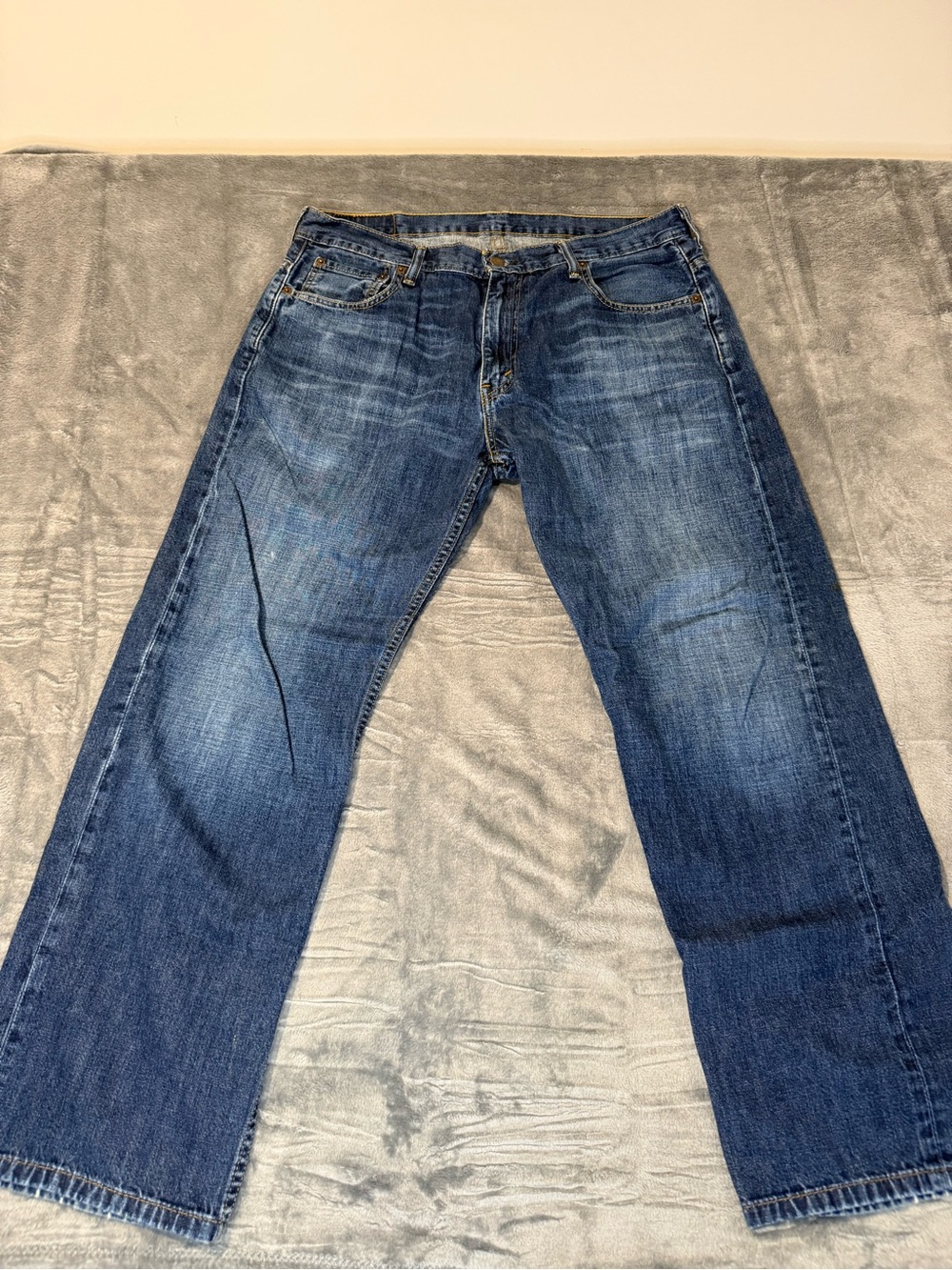 Levi's style 569 Men's Distressed Dark Blue Relaxed Jeans 34x30